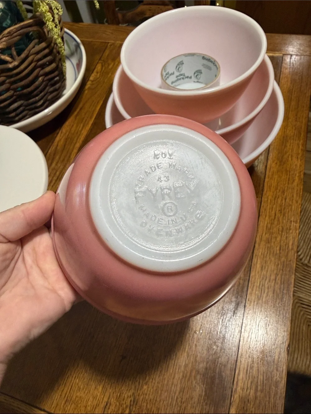 1 day sale🎉🎈Pyrex Pink Nesting Mixing Bowl Set